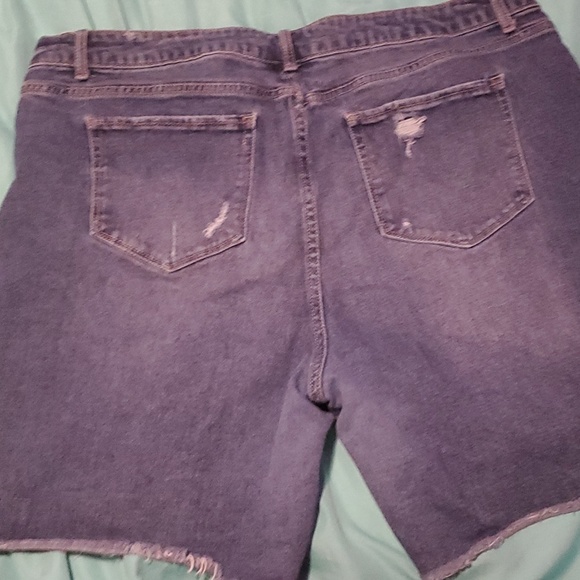 Shorts - Picture 2 of 2